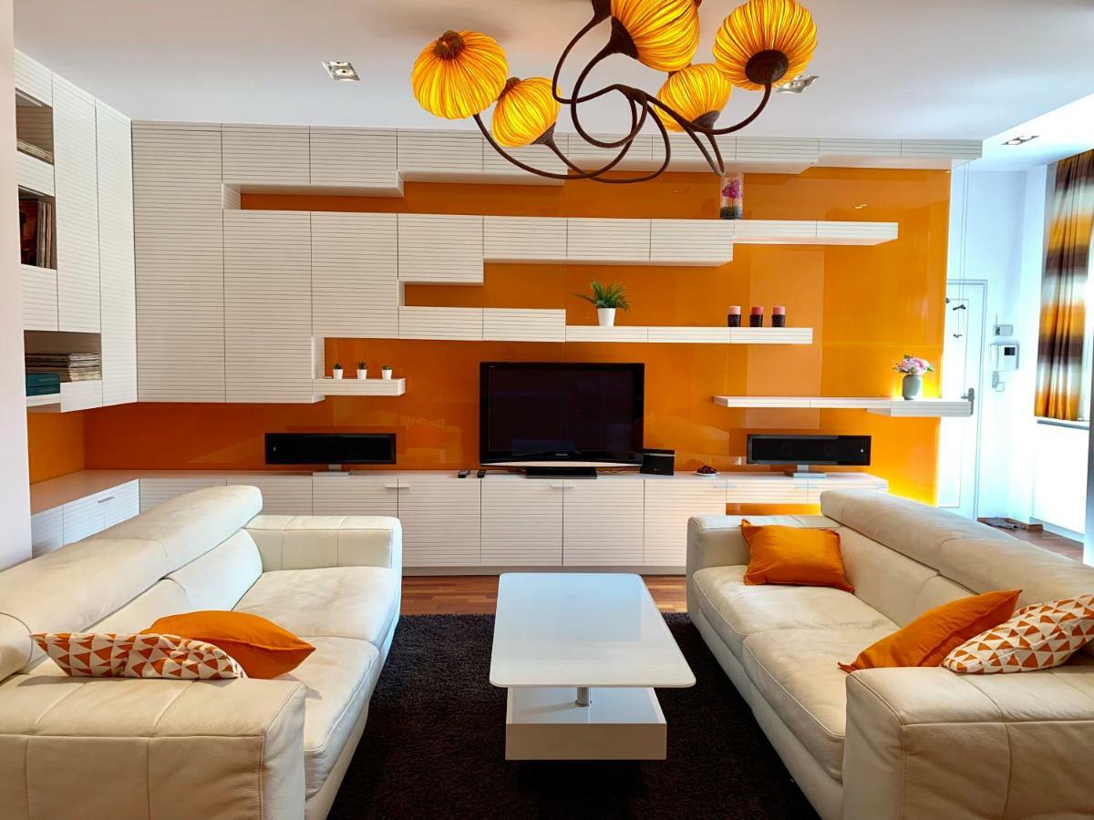 Luxury Apartment In The Center Of Прага Экстерьер фото