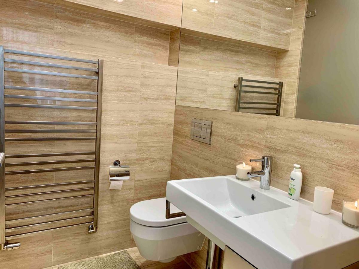Luxury Apartment In The Center Of Прага Экстерьер фото
