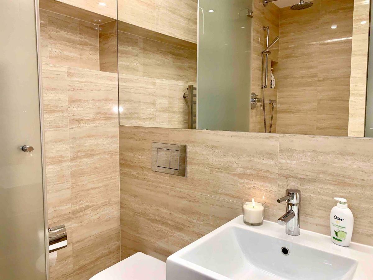 Luxury Apartment In The Center Of Прага Экстерьер фото
