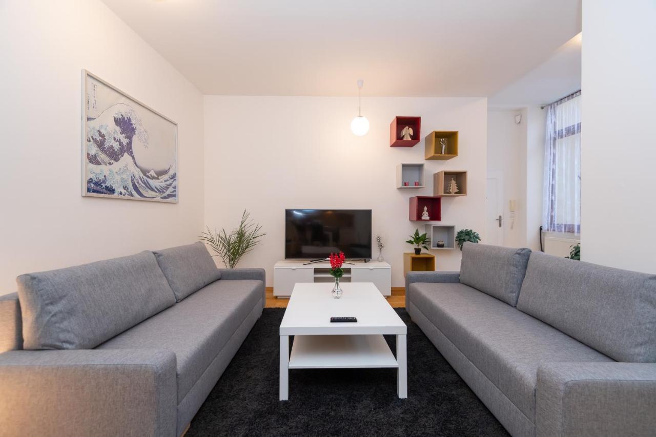 Luxury Apartment In The Center Of Прага Экстерьер фото