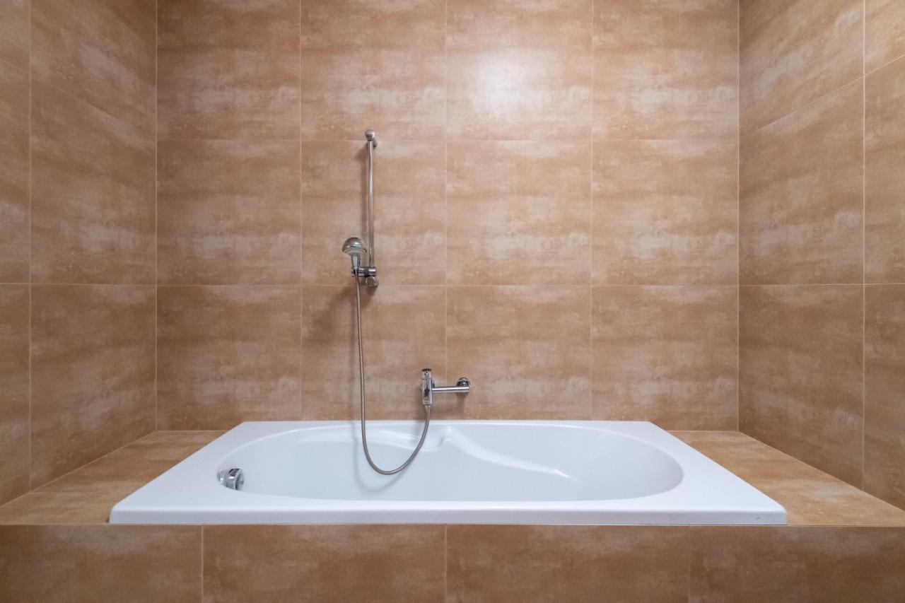 Luxury Apartment In The Center Of Прага Экстерьер фото